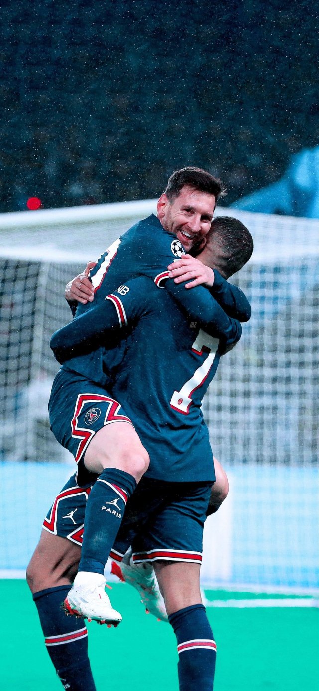 巴莱巴：喀麦隆是一支年轻的队伍，但不代表不能挑战非洲强队（巴莱巴：喀麦隆虽年轻，仍能向非洲豪强发起挑战）